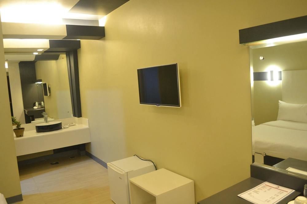 The Lucky 9 Budget Hotel Tagum Екстер'єр фото