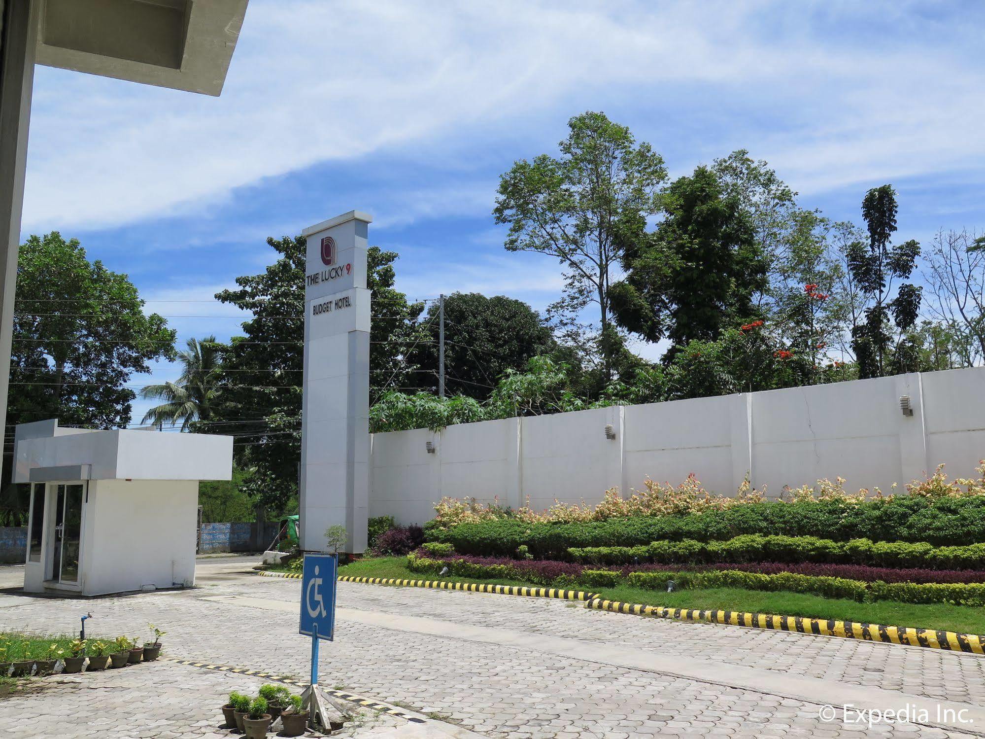 The Lucky 9 Budget Hotel Tagum Екстер'єр фото