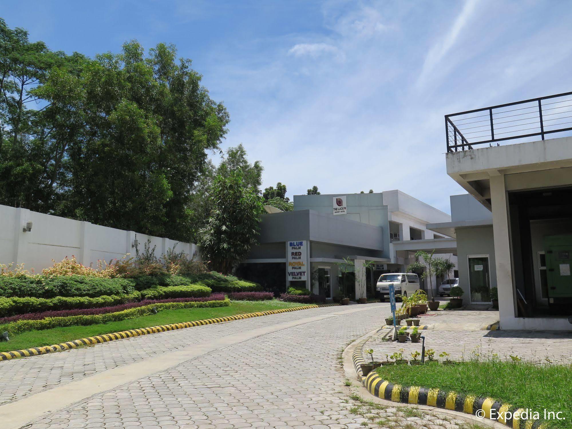 The Lucky 9 Budget Hotel Tagum Екстер'єр фото